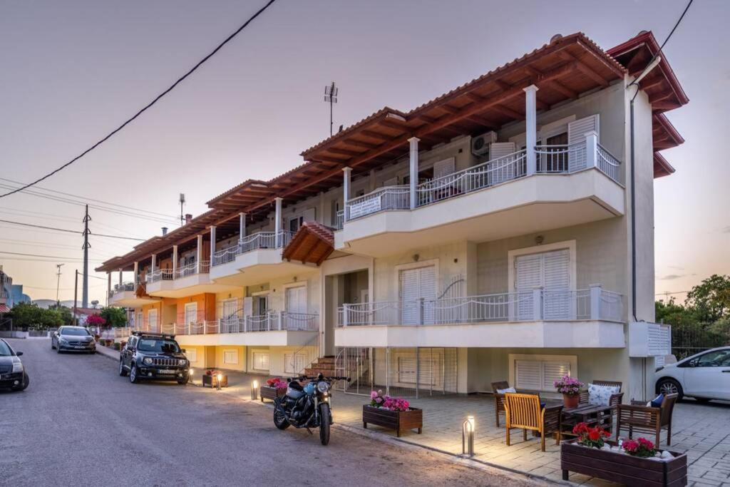 Eagle'S Nest City Apartments Aigio Esterno foto