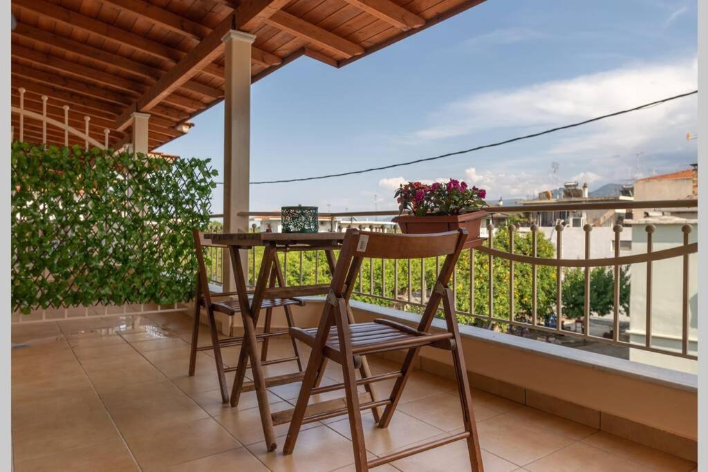 Eagle'S Nest City Apartments Aigio Esterno foto