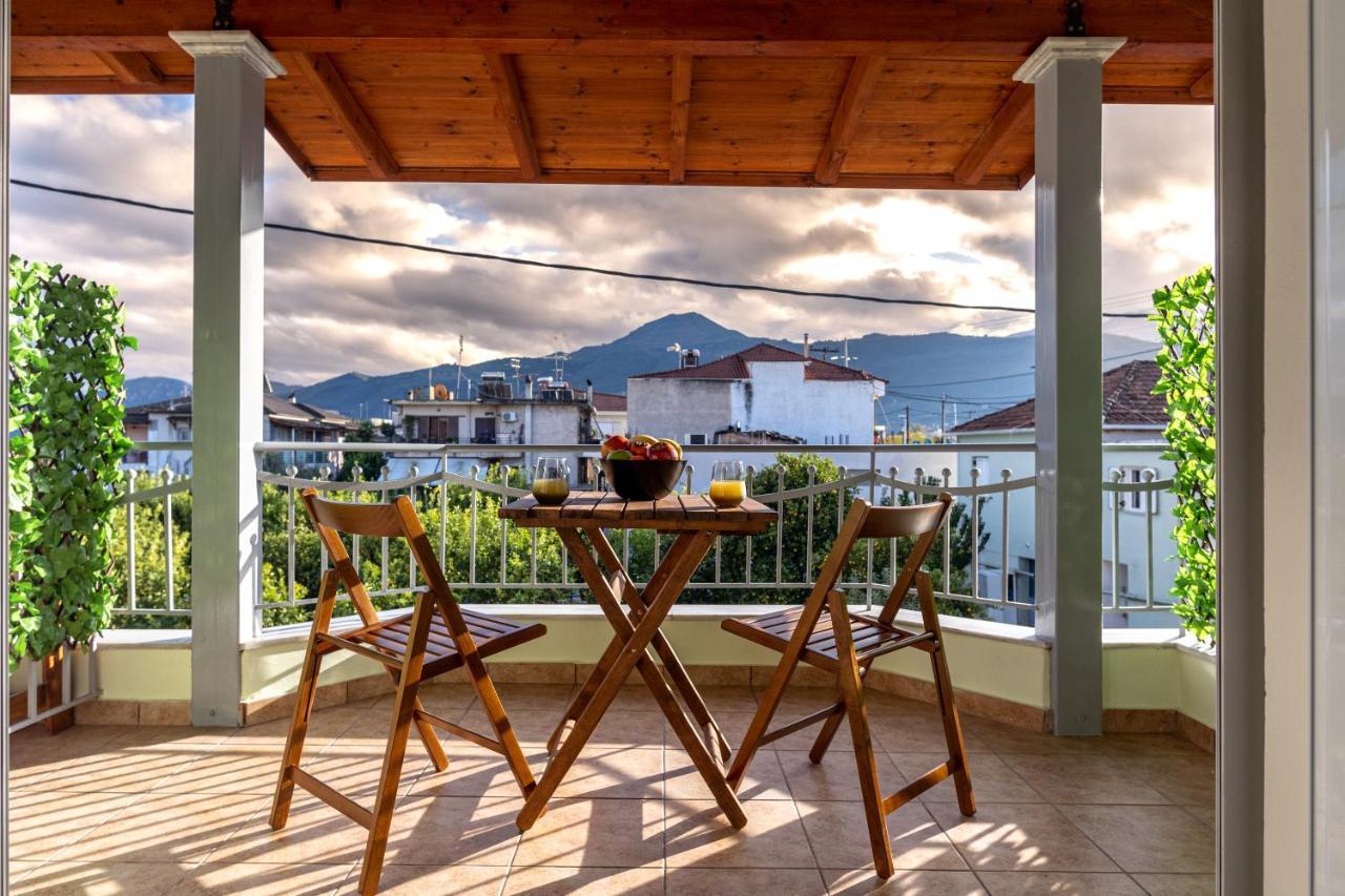 Eagle'S Nest City Apartments Aigio Esterno foto
