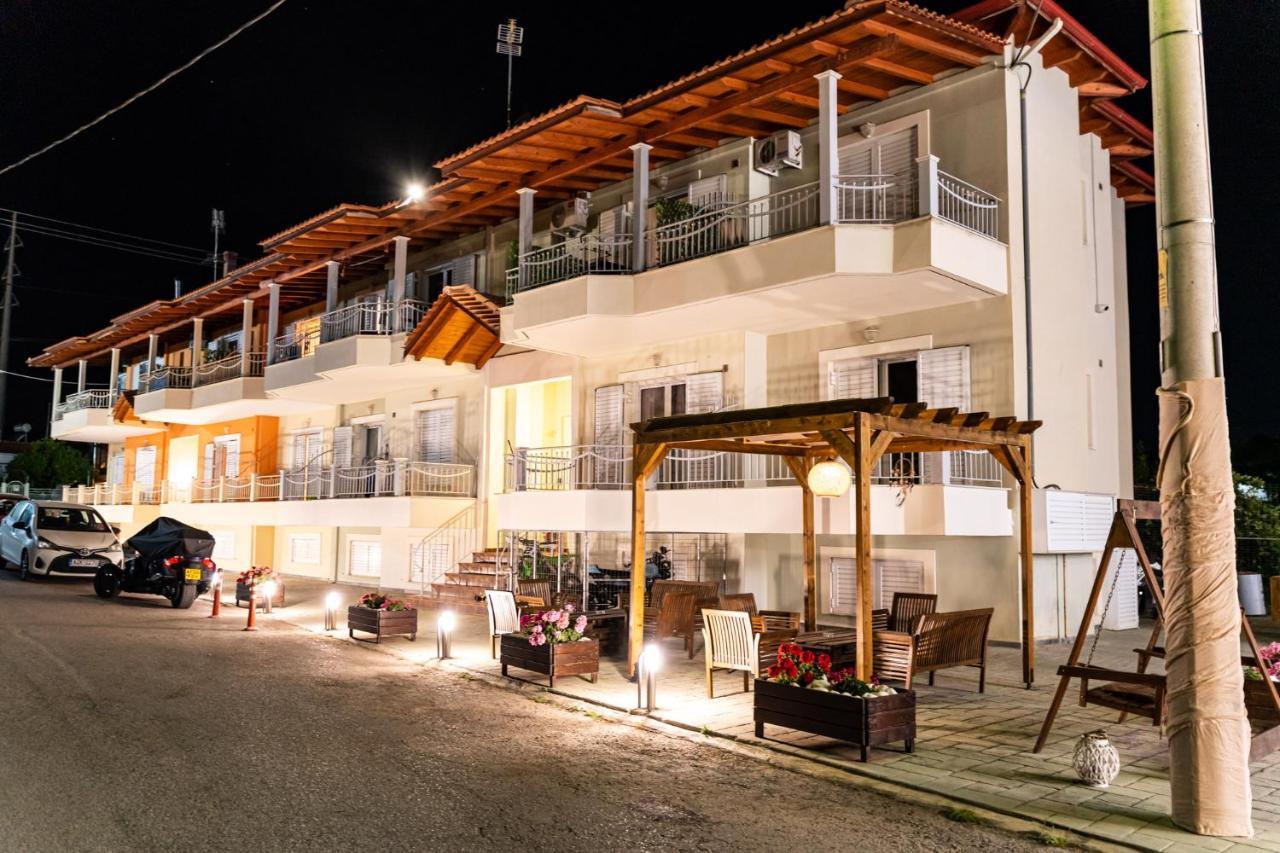 Eagle'S Nest City Apartments Aigio Esterno foto
