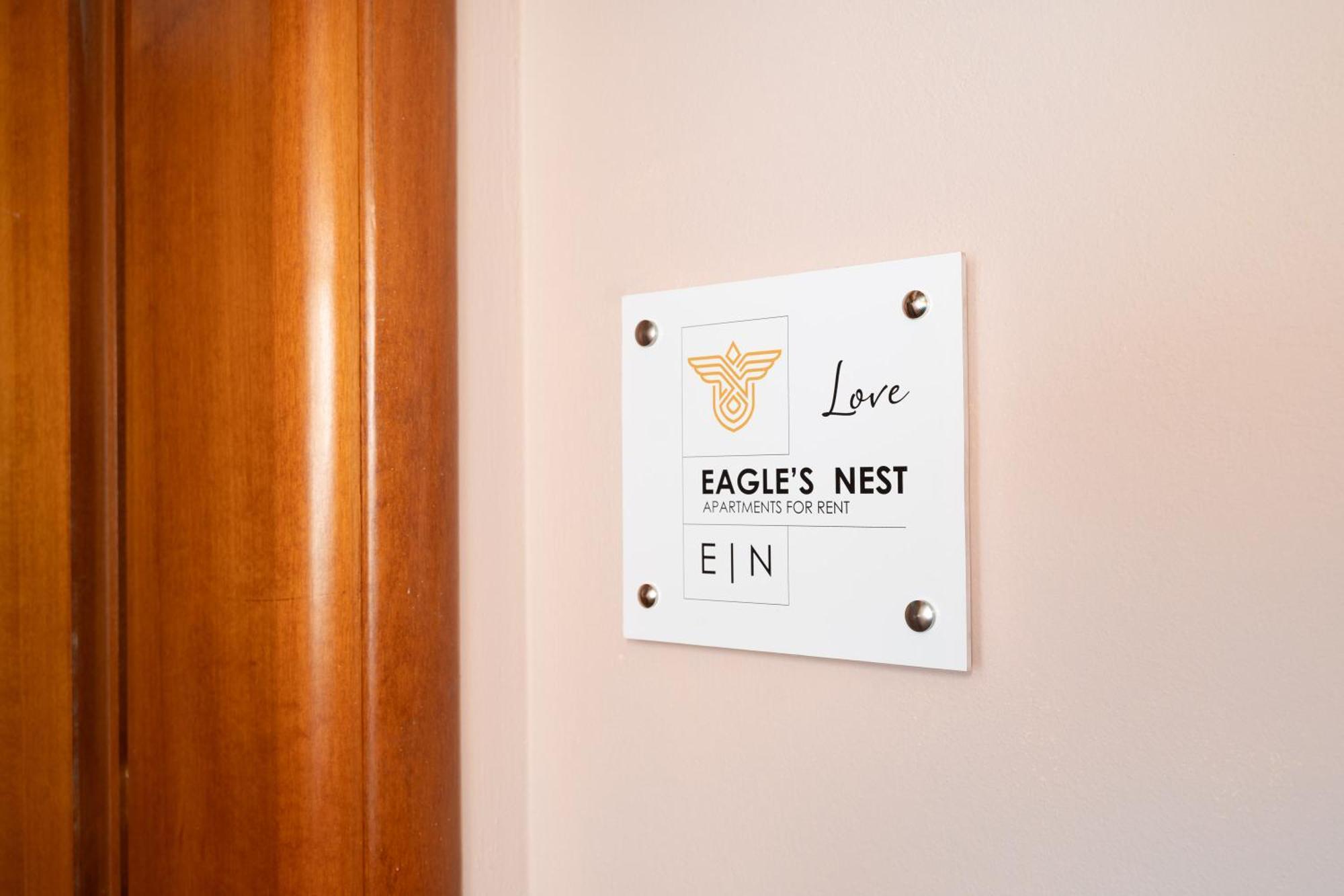 Eagle'S Nest City Apartments Aigio Esterno foto