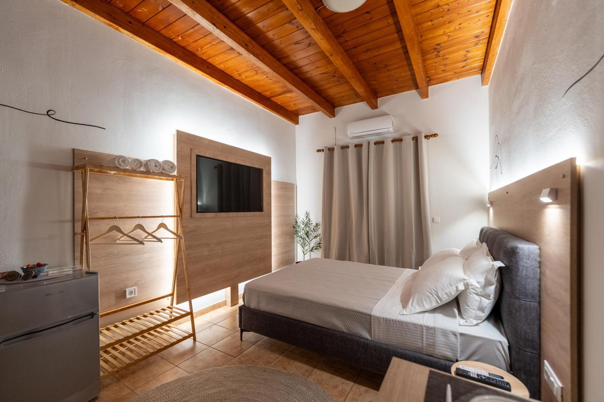 Eagle'S Nest City Apartments Aigio Esterno foto
